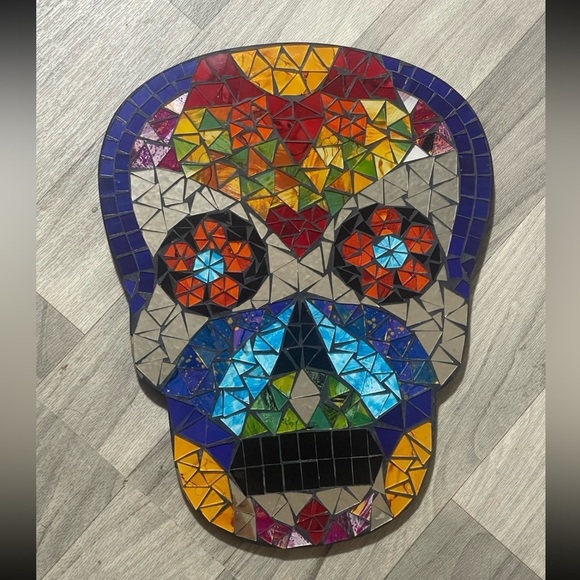 Skull mirror
Abstract/Art - Picture 1 of 3